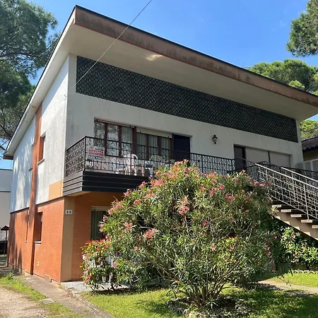 Villa Alba Lignano Sabbiadoro Exterior photo
